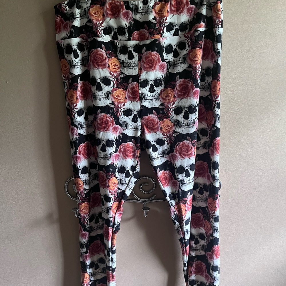 LuLaRoe Skull & Rose Leggings in Black, White, Pink, Orange